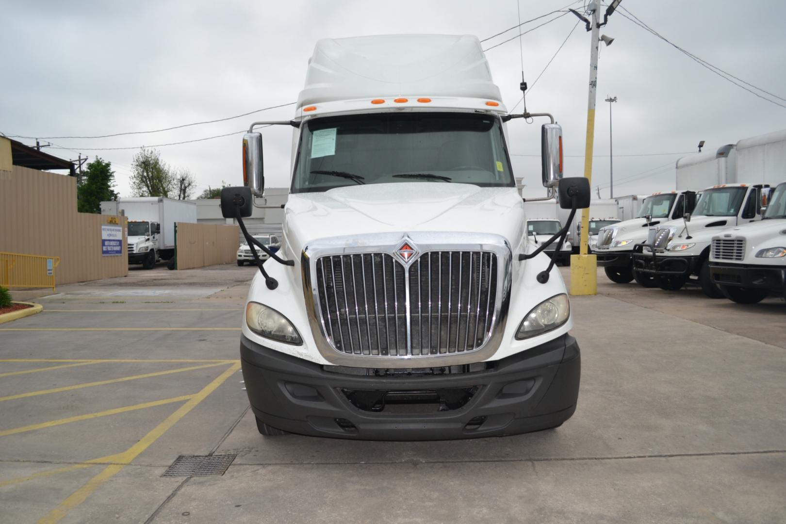 2016 WHITE /BLACK INTERNATIONAL PROSTAR+ with an CUMMINS ISX 15L 450HP engine, EATON FULLER 10SPD MANUAL transmission, located at 9172 North Fwy, Houston, TX, 77037, (713) 910-6868, 29.887470, -95.411903 - 76" RASIED ROOF SLEEPER, ELECTRIC APU, WB: 226", DOUBLE BUNK, 5TH WHEEL SLIDE, AIR RIDE, DUAL 95 GALLON FUEL TANKS, ENGINE BRAKE, MINI FRIDGE - Photo#1